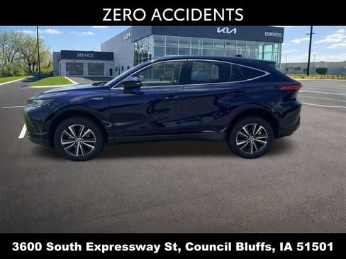 Used 2021 Toyota Venza LE AWD/4WD image 5