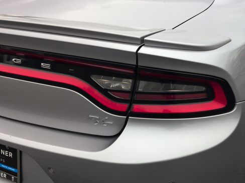 Used 2018 Dodge Charger R/T image 11