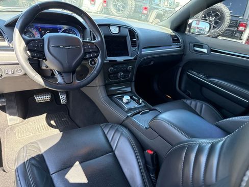 Used 2023 Chrysler 300 C RWD image 27