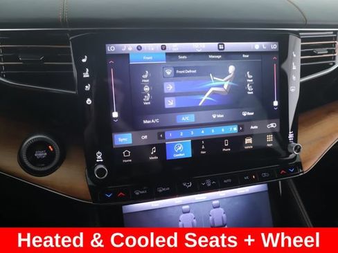 Used 2025 Jeep Grand Wagoneer Series III w/ Rear Seat Video Group 1 AWD/4WD image 4