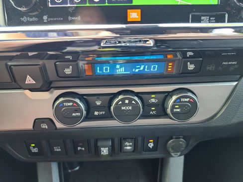 Used 2019 Toyota Tacoma Limited image 19