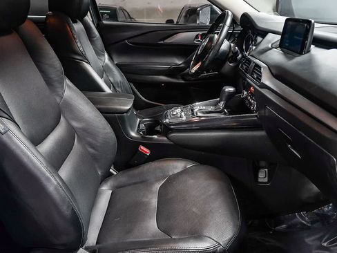 Used 2018 MAZDA CX-9 Touring w/ Touring Premium Package FWD image 19