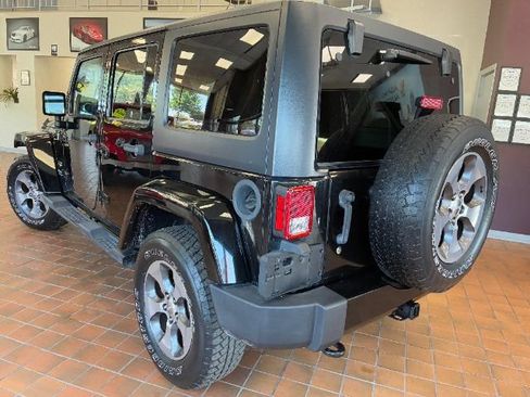Used 2016 Jeep Wrangler Unlimited Sahara w/ Max Tow Package AWD/4WD image 5