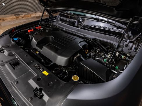 Used 2025 Land Rover Defender 130 X image 38