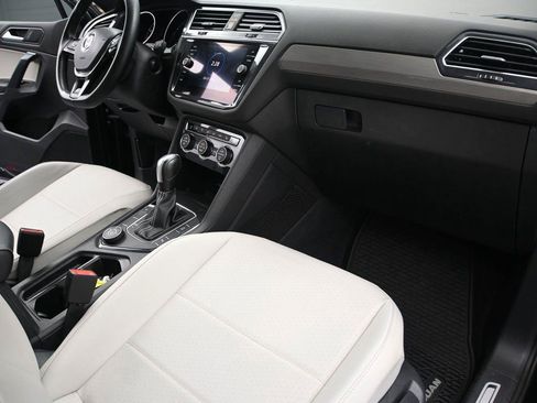 Used 2021 Volkswagen Tiguan SE R-Line AWD/4WD image 15