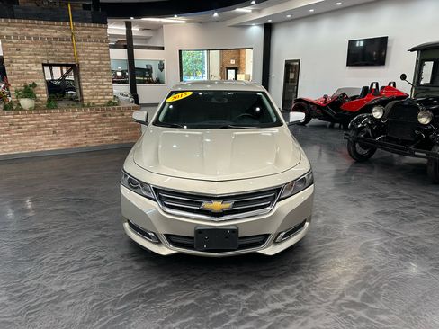 Used 2015 Chevrolet Impala LT w/ Convenience Package image 2