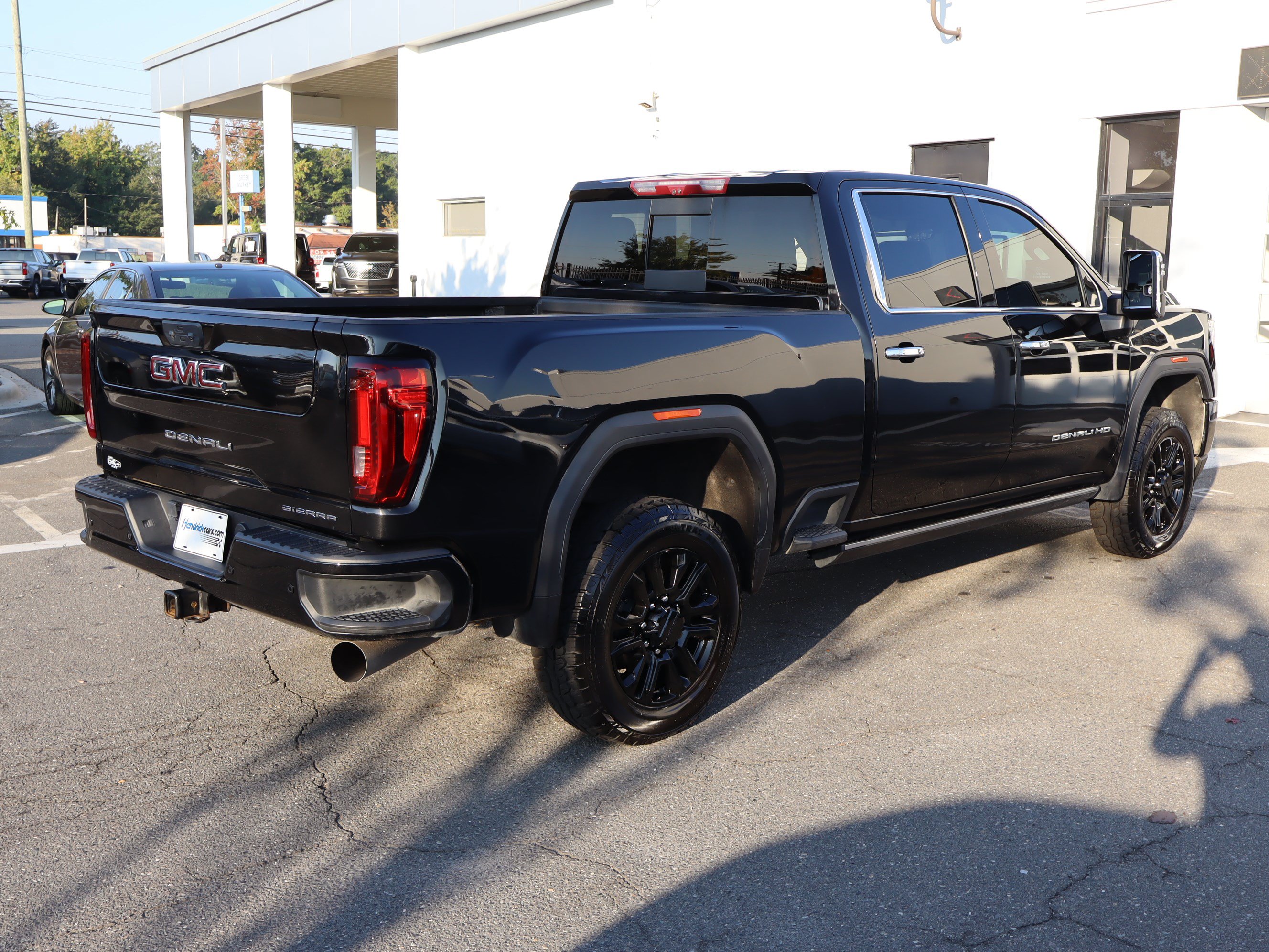 Used 2023 GMC Sierra 2500 Denali w/ Denali Black Diamond Edition AWD/4WD image 11