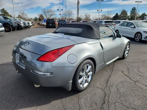 Used 2005 Nissan 350Z Touring image 3