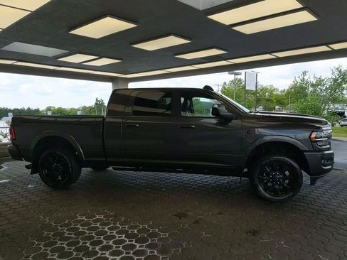 Used 2022 RAM 3500 Limited AWD/4WD image 5