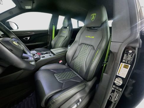Used 2024 Lamborghini Urus Performante AWD/4WD image 22