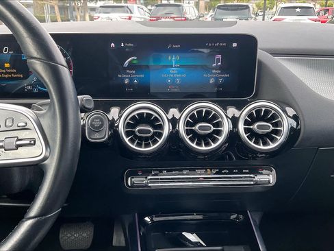 Used 2021 Mercedes-Benz GLA 250 image 32