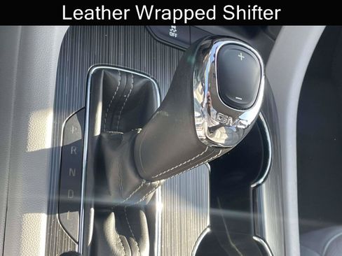 Used 2017 GMC Acadia SLT FWD image 19