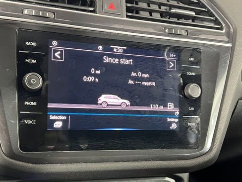 Used 2022 Volkswagen Tiguan SE image 35