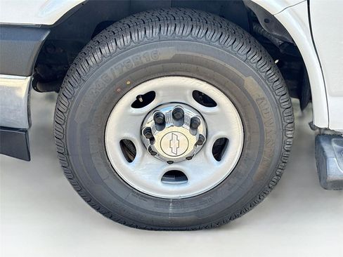 Used 2019 Chevrolet Express 3500 LT w/ LT Preferred Equipment Group RWD image 29