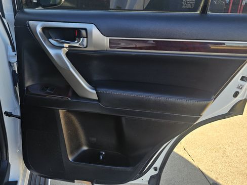 Used 2014 Lexus GX 460 w/ Premium Package AWD/4WD image 30