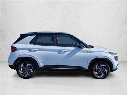 New 2026 Hyundai Venue SEL FWD image 4