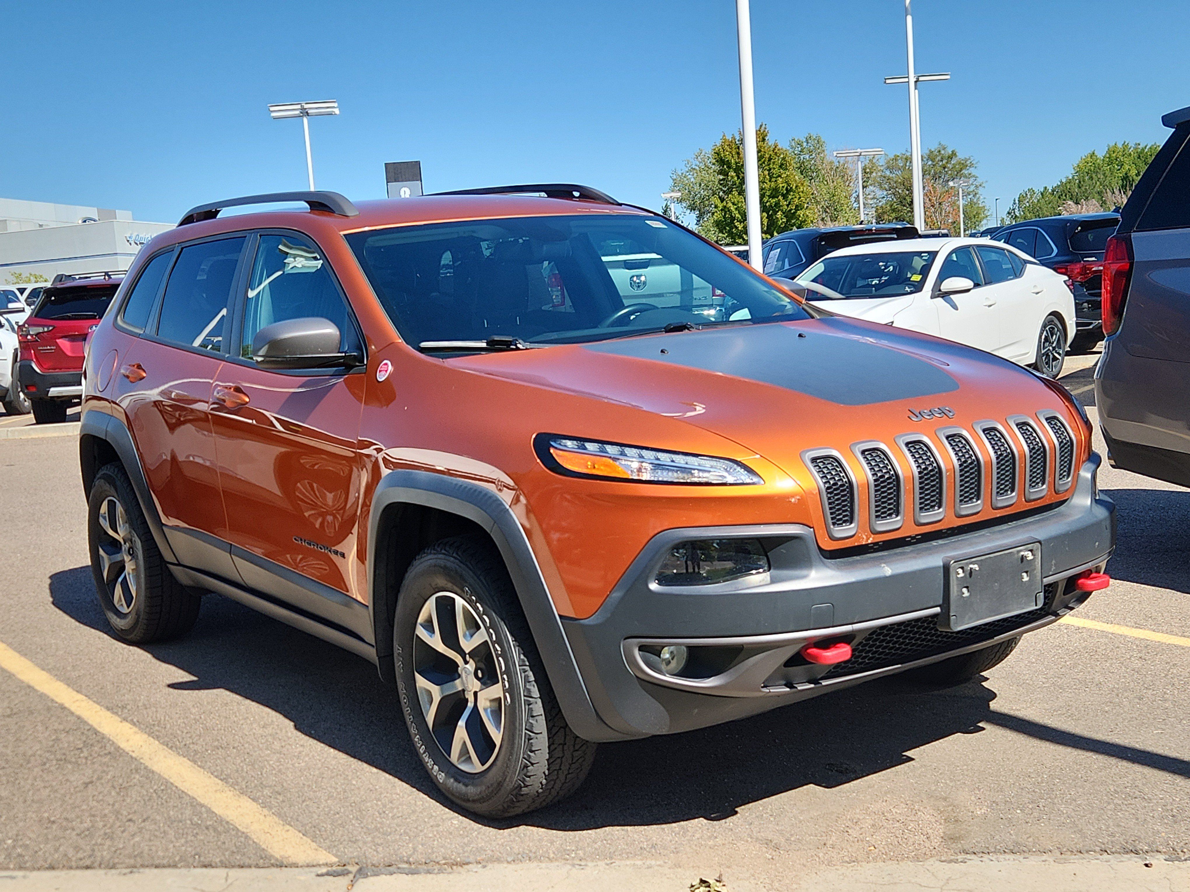 Used 2016 Jeep Cherokee Trailhawk w/ Comfort/Convenience Group AWD/4WD image 3