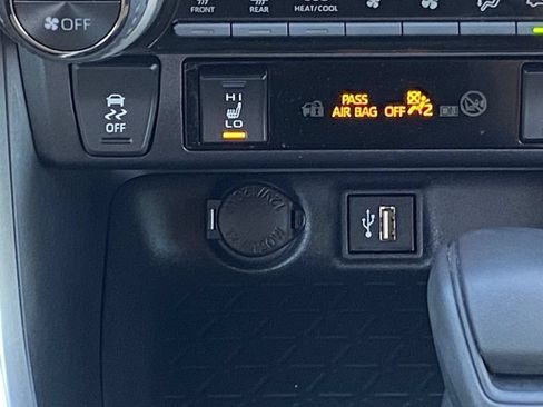 Certified 2025 Toyota RAV4 XLE w/ Convenience Package FWD image 33