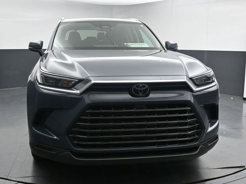 Used 2024 Toyota Grand Highlander AWD image 3