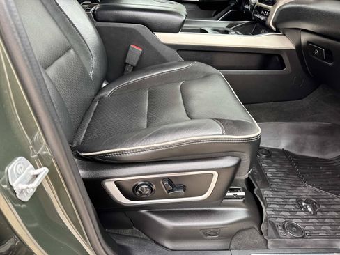 Used 2021 RAM 1500 Laramie AWD/4WD image 11