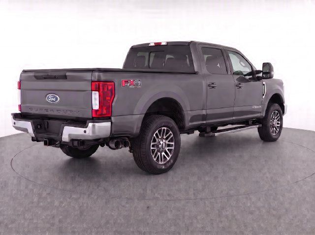 Used 2017 Ford F250 Lariat w/ Lariat Value Package AWD/4WD image 4