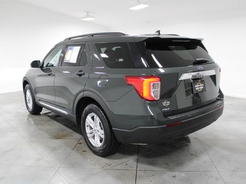Used 2023 Ford Explorer XLT image 7