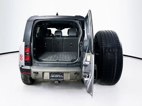 Used 2024 Land Rover Defender 110 X-Dynamic SE image 6