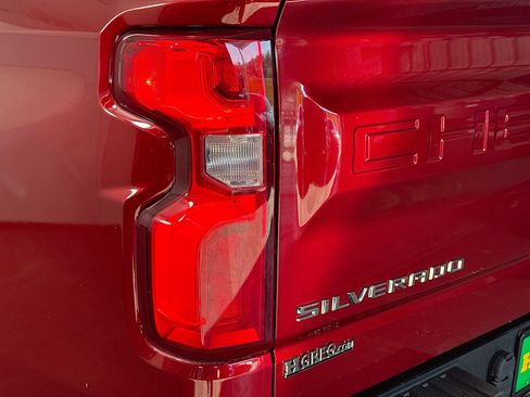 Used 2021 Chevrolet Silverado 1500 RST w/ Z71 Off-Road Package image 35