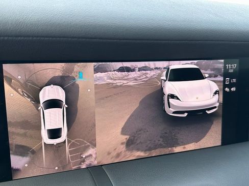 Used 2020 Porsche Taycan 4S image 36