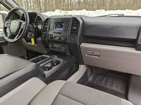 Used 2017 Ford F150 XL w/ Equipment Group 101A Mid AWD/4WD image 13