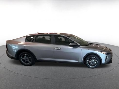 Used 2025 Kia K4 FWD image 10