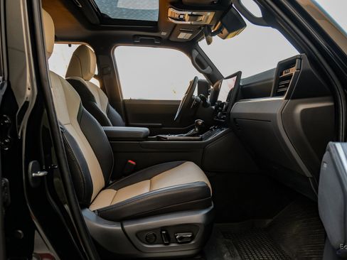 Used 2025 Lexus GX 550 image 44