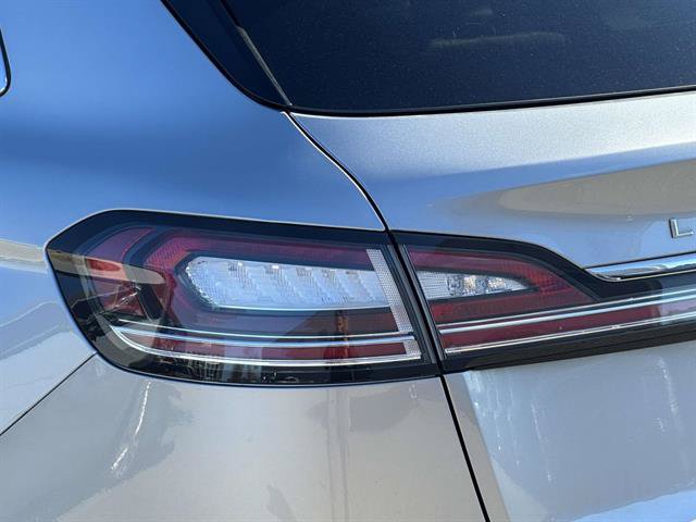 Used 2022 Lincoln Nautilus Reserve AWD/4WD image 9