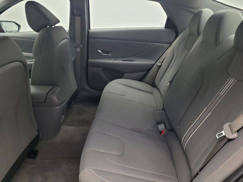 Used 2024 Hyundai Elantra SEL FWD image 18