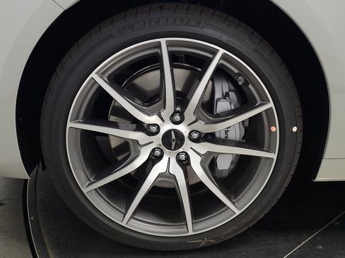 Used 2026 Genesis G70 2.5T image 8