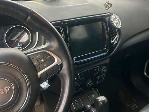 Used 2019 Jeep Compass Limited FWD image 9