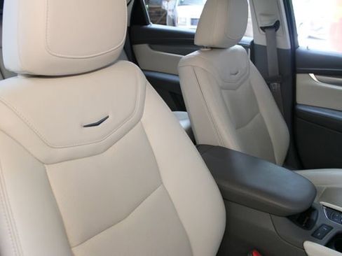 Used 2021 Cadillac XT5 Premium Luxury AWD/4WD image 11