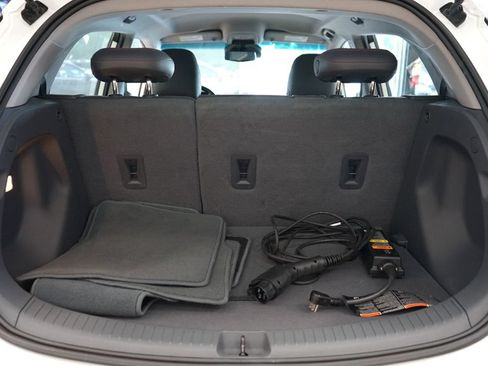 Used 2018 Chevrolet Bolt Premier w/ Driver Confidence II Package FWD image 45