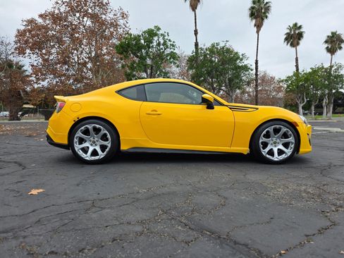 Used 2015 Scion FR-S Release Series 1.0 RWD image 3