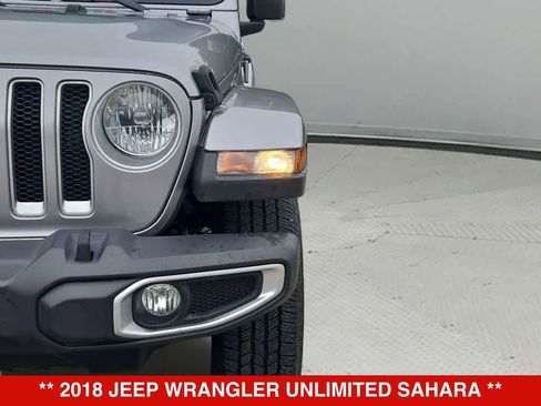 Used 2018 Jeep Wrangler Unlimited Sahara w/ Dual Top Group AWD/4WD image 10