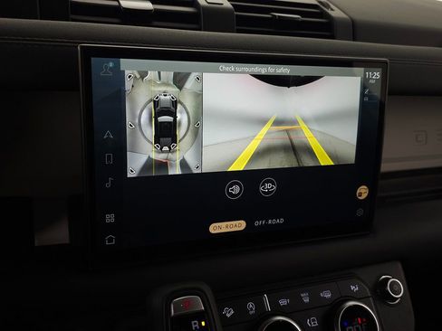 Used 2025 Land Rover Defender 110 S image 29