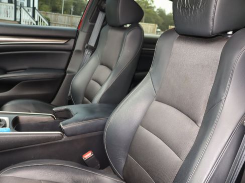 Used 2018 Honda Accord Sport image 17