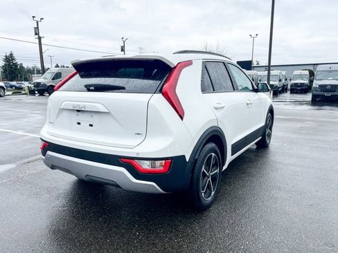Certified 2024 Kia Niro EX image 6