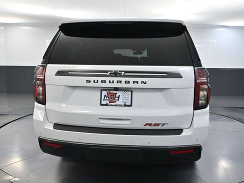 Used 2022 Chevrolet Suburban RST w/ Luxury Package AWD/4WD image 7