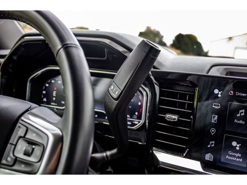 Used 2024 Chevrolet Silverado 3500 LTZ image 32