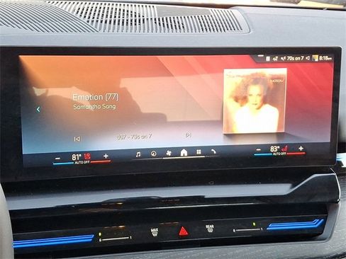 Used 2025 BMW 530i xDrive w/ Premium Package image 16