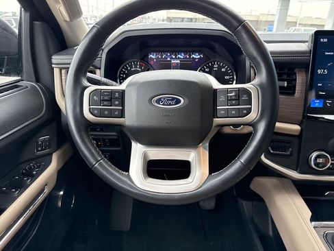 Used 2024 Ford Expedition Limited image 18