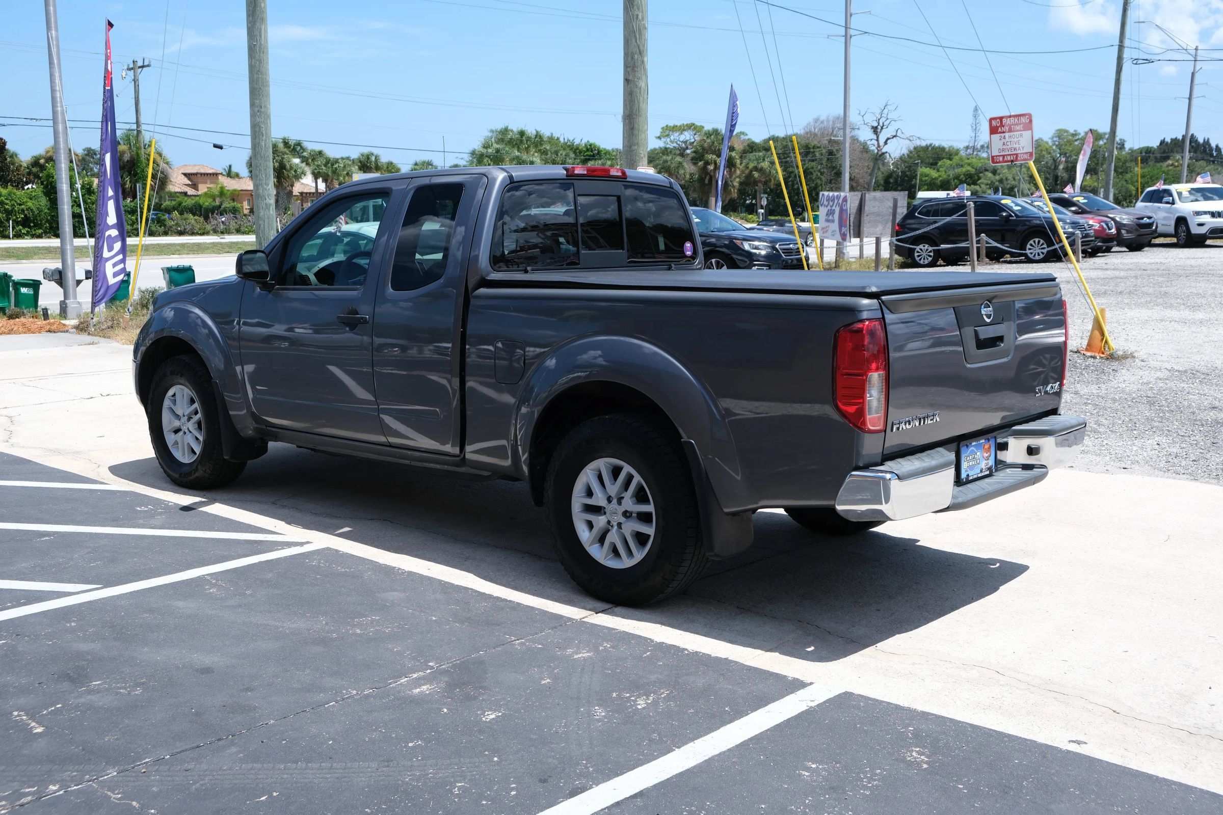 Used 2021 Nissan Frontier SV AWD/4WD image 7