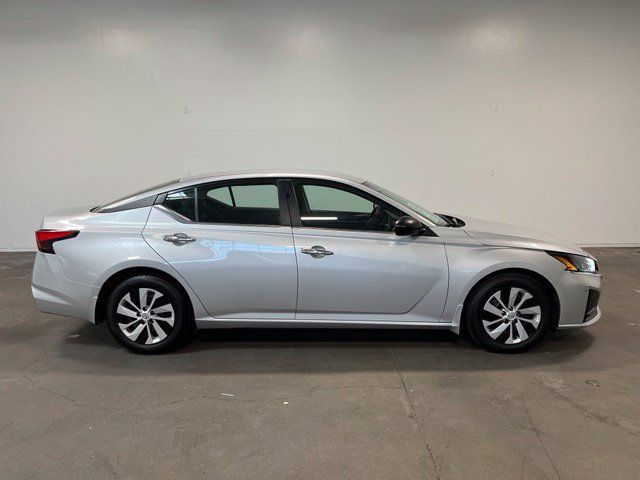 Used 2024 Nissan Altima 2.5 S FWD image 2