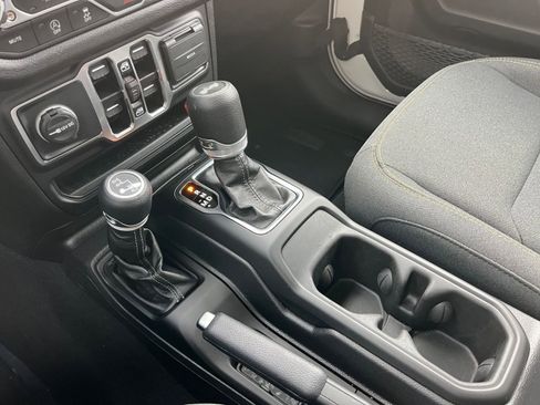 Used 2025 Jeep Wrangler Sport S image 40